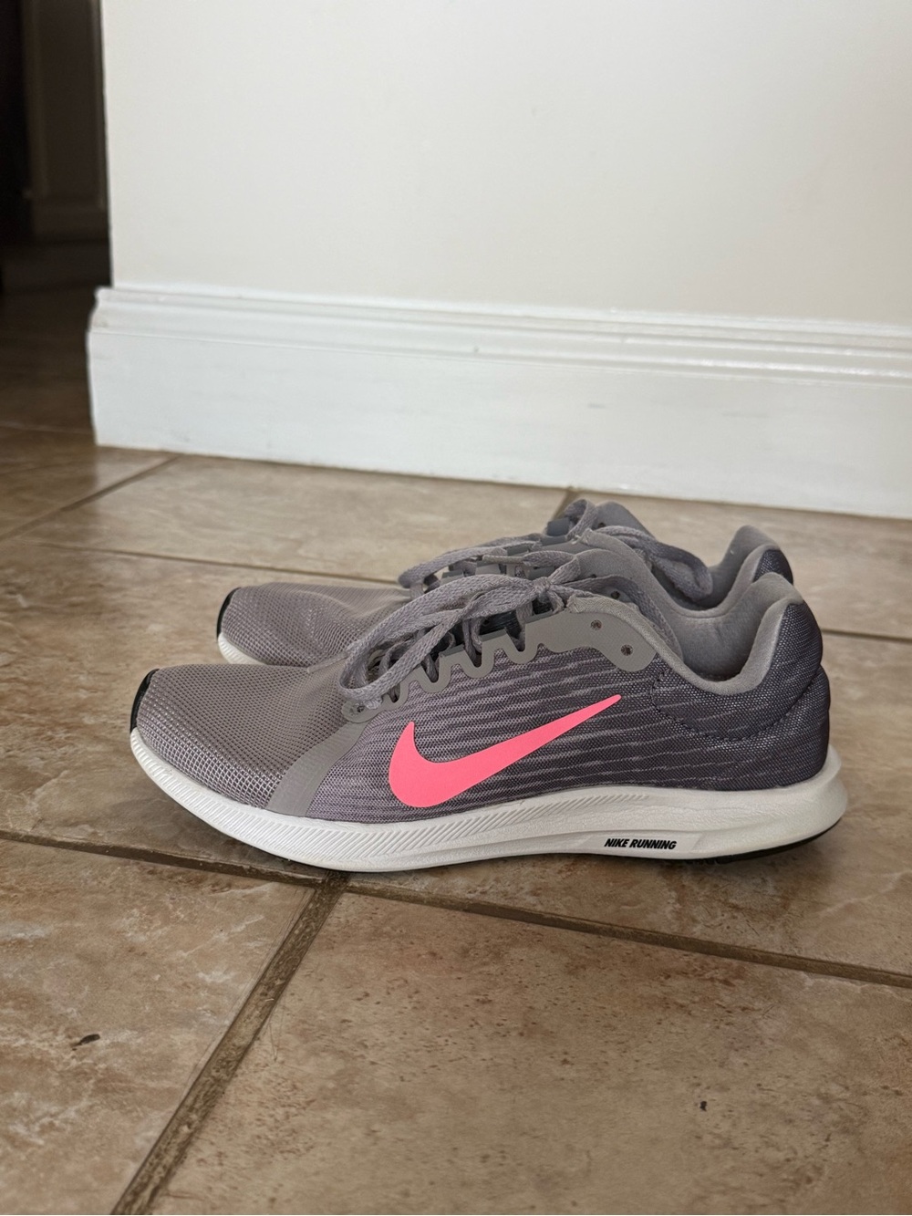 Nike Women's Gray Athletic Sneakers